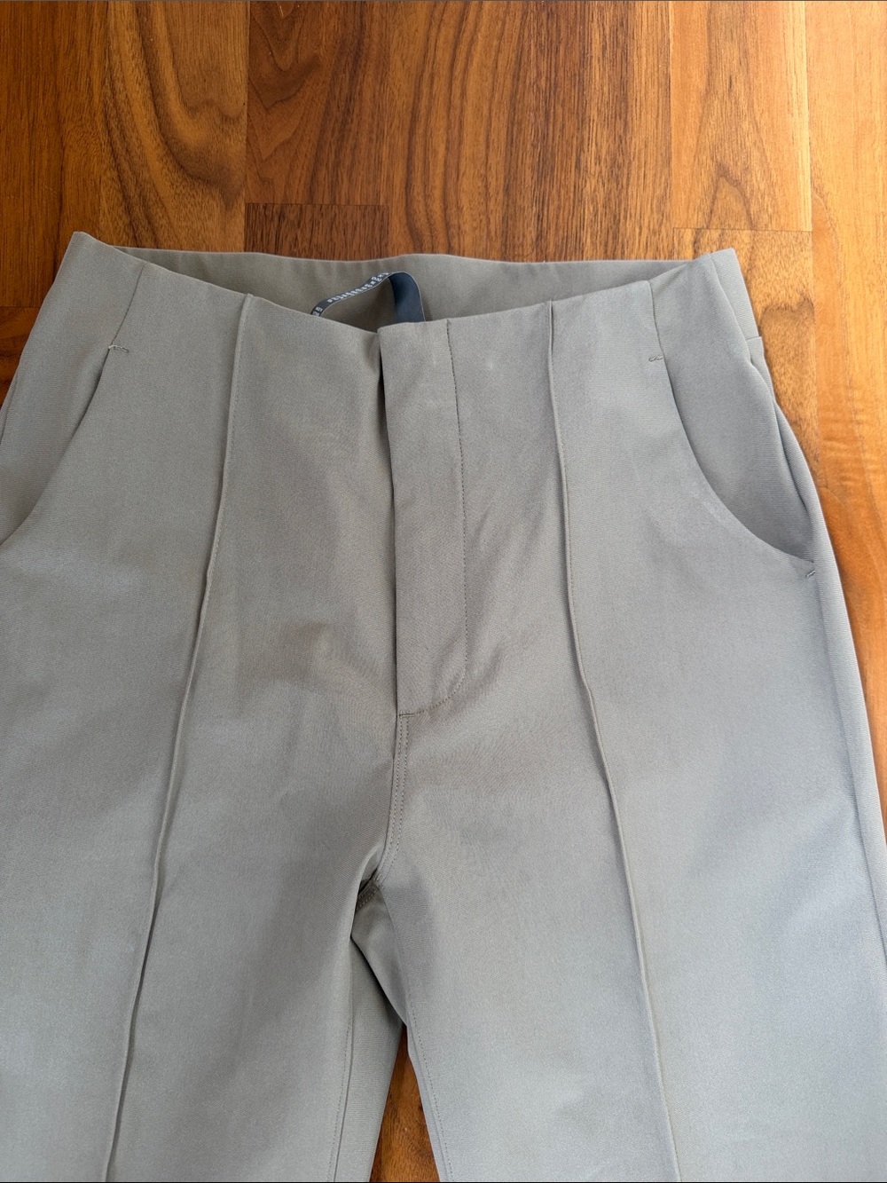 Vuori Meta Wide leg Pants Light Khaki NWOT - Picture 2 of 5